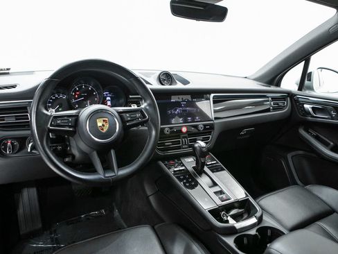 Certified 2024 Porsche Macan AWD/4WD image 13