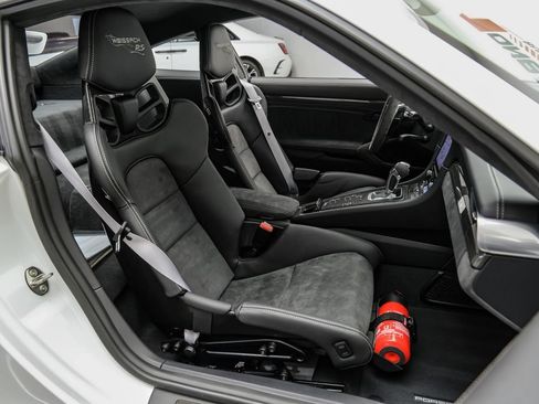 Used 2018 Porsche 911 GT2 RS RWD image 34