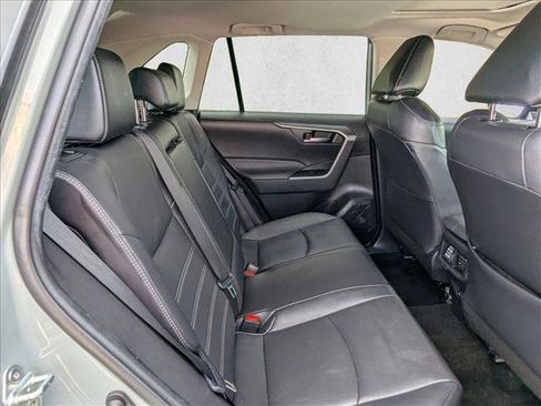 Used 2022 Toyota RAV4 XLE Premium image 18