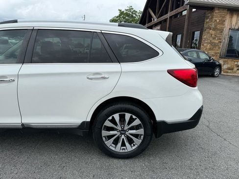 Used 2019 Subaru Outback 3.6R Touring AWD/4WD image 41