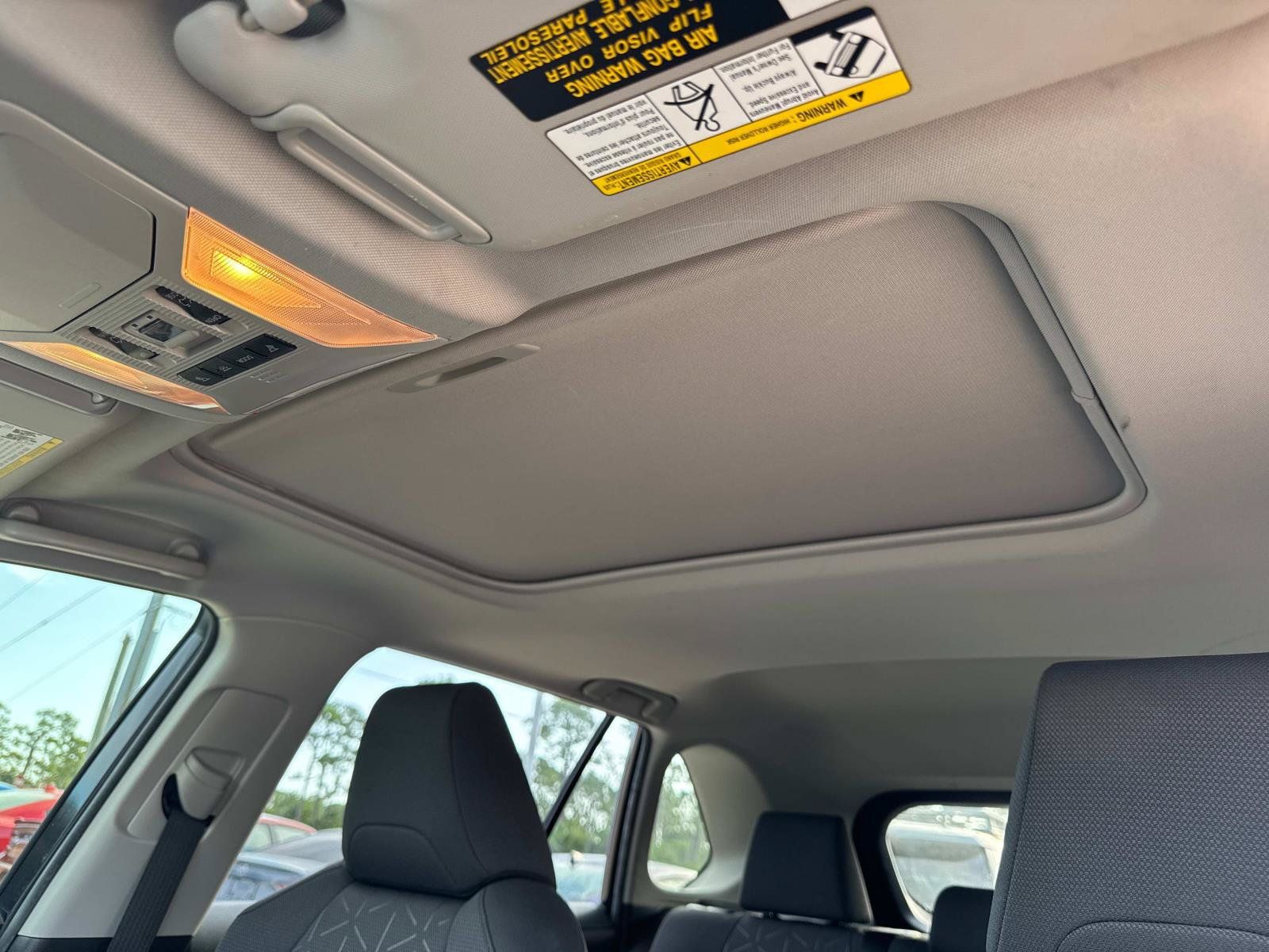 Used 2020 Toyota RAV4 XLE w/ Convenience Package FWD image 21