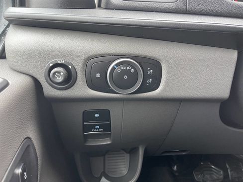 Used 2023 Ford Transit 350 XLT image 9