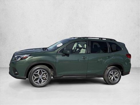 Used 2023 Subaru Forester Premium image 4