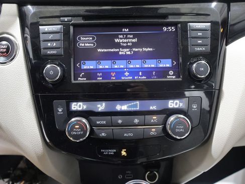 Used 2022 Nissan Rogue Sport SV w/ Technology Package AWD/4WD image 24