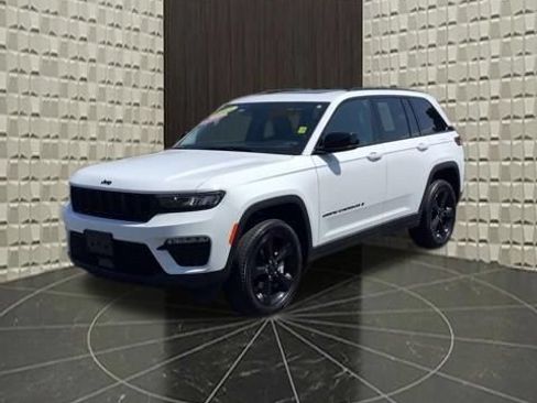 Certified 2023 Jeep Grand Cherokee Limited w/ Black Appearance Package AWD/4WD image 11