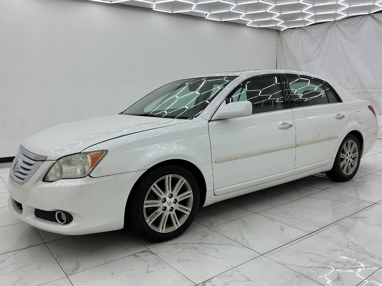 Used 2008 Toyota Avalon Limited FWD image 1