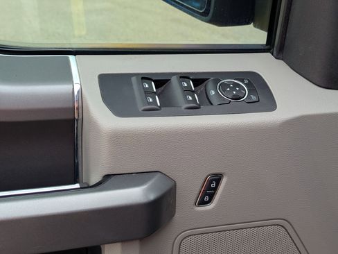 Used 2015 Ford F150 XLT w/ Equipment Group 301A Mid image 12