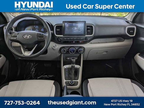 Used 2026 Hyundai Venue SEL image 16