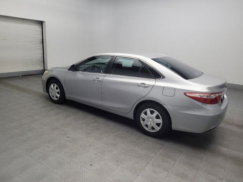 Used 2017 Toyota Camry LE FWD image 3