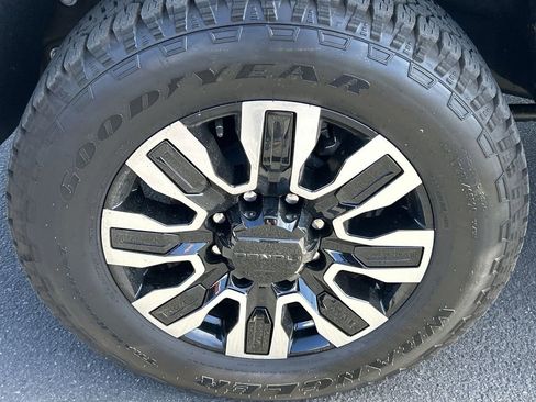 New 2025 GMC Sierra 3500 Denali Ultimate image 33