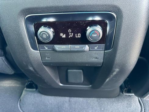 New 2025 GMC Yukon XL Elevation image 7