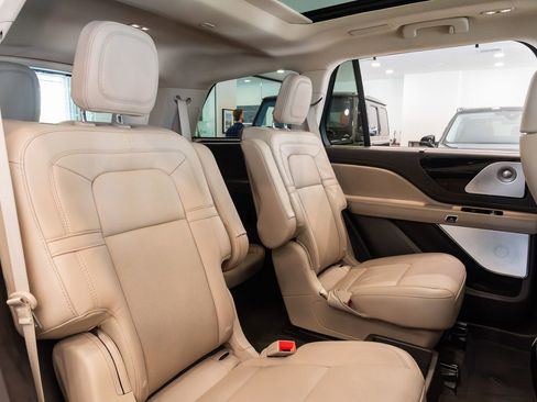 Used 2023 Lincoln Aviator Reserve w/ Equipment Group 201A image 24