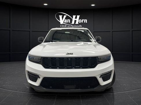 Used 2024 Jeep Grand Cherokee Limited w/ Luxury Tech Group II AWD/4WD image 2