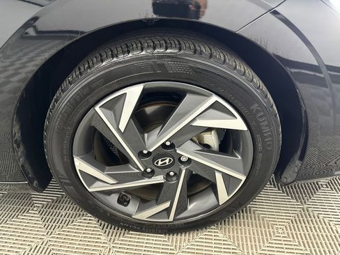 Used 2024 Hyundai Elantra SEL w/ Convenience Package FWD image 12