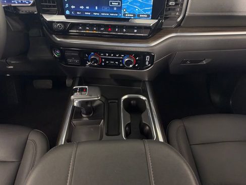 Used 2024 Chevrolet Silverado 1500 LT Trail Boss w/ LT Trail Boss Premium Package image 16