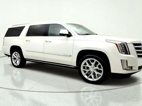 Used 2018 Cadillac Escalade ESV Premium Luxury AWD/4WD image 3