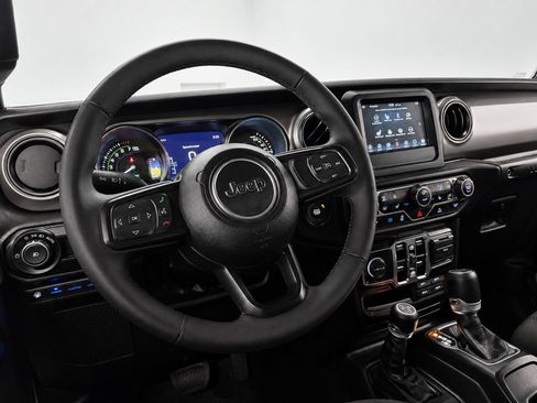 Used 2023 Jeep Wrangler Unlimited w/ Cold Weather Group AWD/4WD image 20