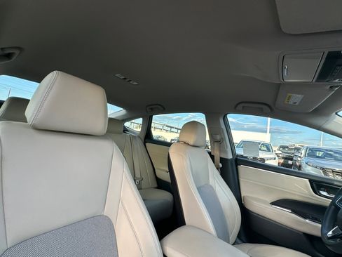 Certified 2021 Honda Clarity Plug-In Hybrid image 16