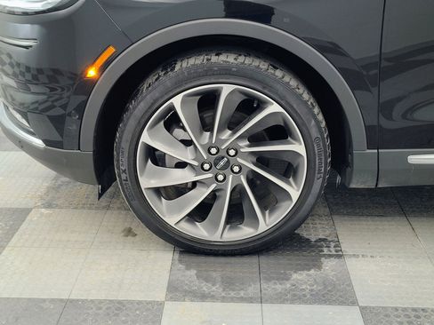 Used 2022 Lincoln Nautilus Reserve w/ Equipment Group 202A image 17