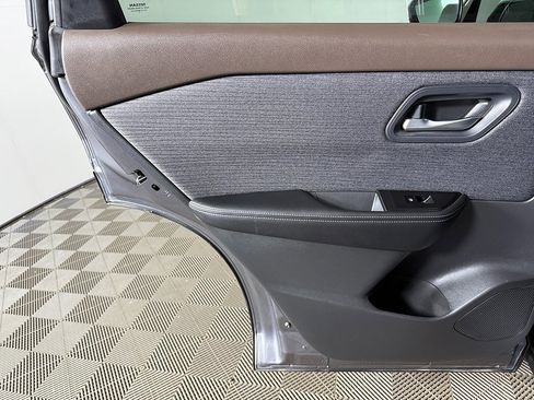 Used 2022 Nissan Rogue SV image 20