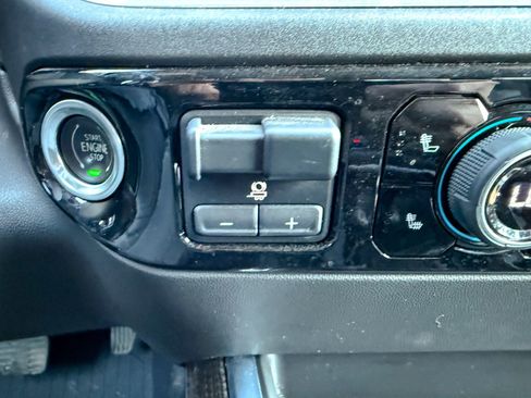 Certified 2022 Chevrolet Silverado 1500 RST image 28