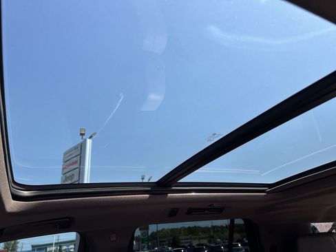 Used 2021 GMC Yukon SLT w/ SLT Luxury Plus Package image 31