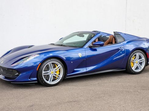 Used 2021 Ferrari 812 GTS RWD image 46