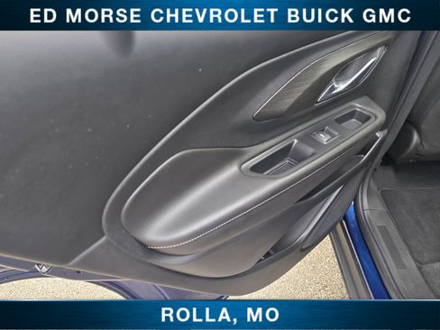 Used 2023 GMC Terrain SLE w/ Driver Convenience Package image 18