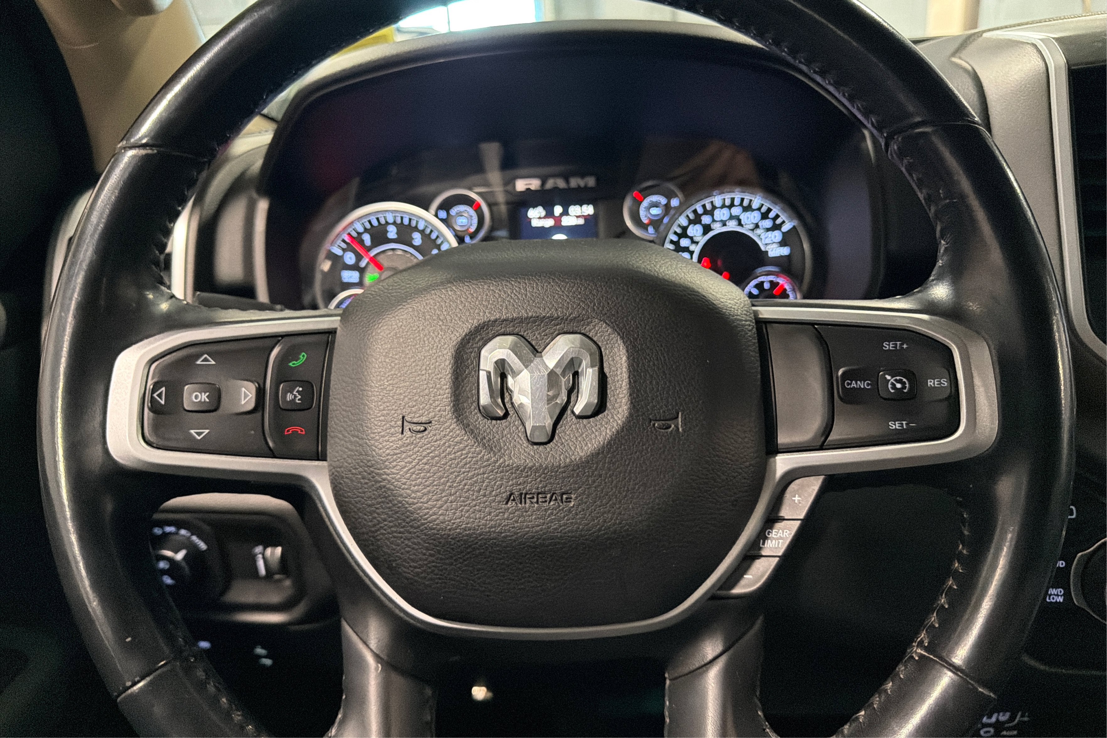 Used 2020 RAM 1500 Big Horn AWD/4WD image 22