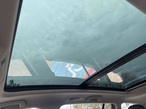 Used 2015 Volkswagen Golf SE image 9