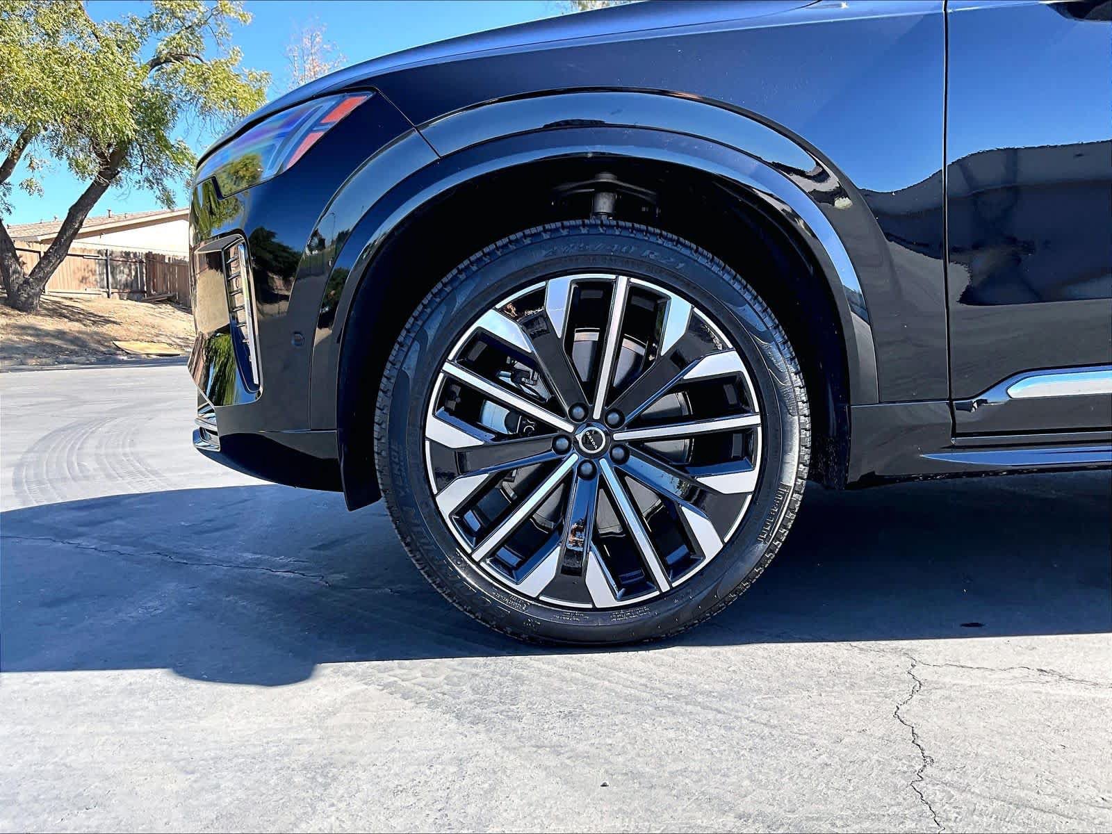Used 2026 Volvo XC90 B5 Plus w/ Protection Package AWD/4WD image 13