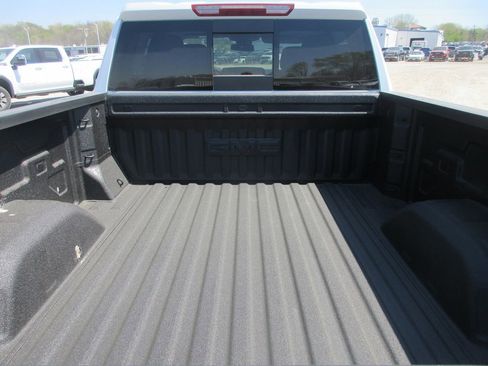 New 2026 GMC Sierra 1500 SLT w/ SLT Premium Plus Package AWD/4WD image 7