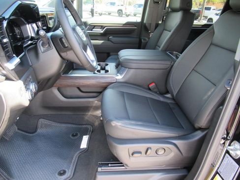 New 2026 GMC Sierra 2500 SLT w/ SLT Premium Package AWD/4WD image 17