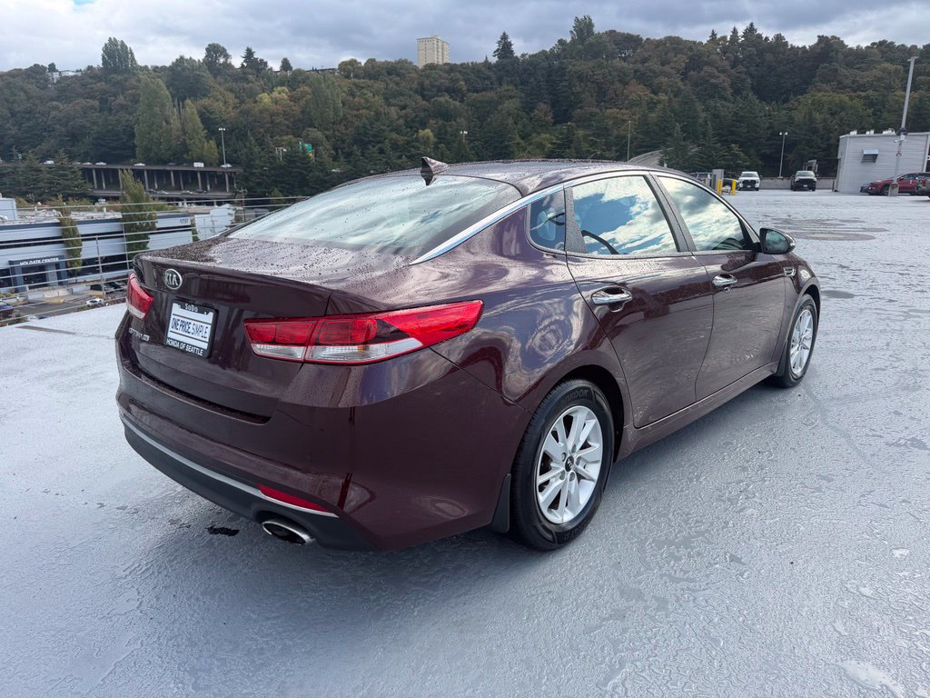 Used 2017 Kia Optima LX w/ Convenience Package FWD image 3