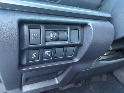 Used 2022 Subaru Impreza 2.0i Limited image 15