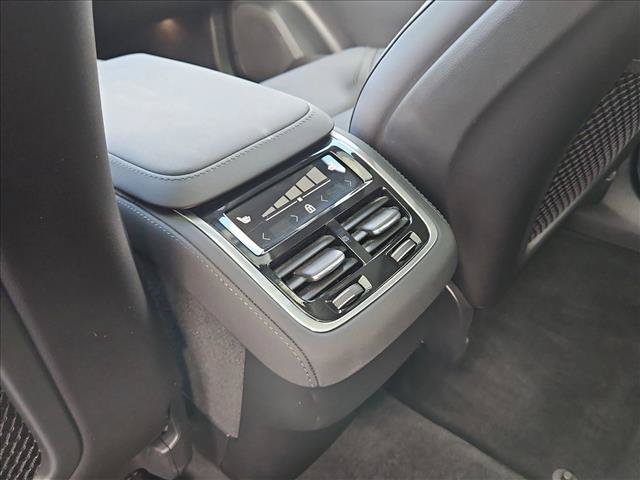 Used 2026 Volvo XC90 B6 Ultra w/ Protection Package AWD/4WD image 18