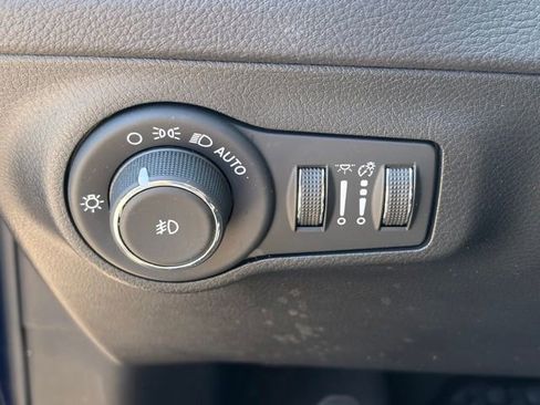 Used 2019 Jeep Compass Trailhawk w/ Cold Weather Group AWD/4WD image 21