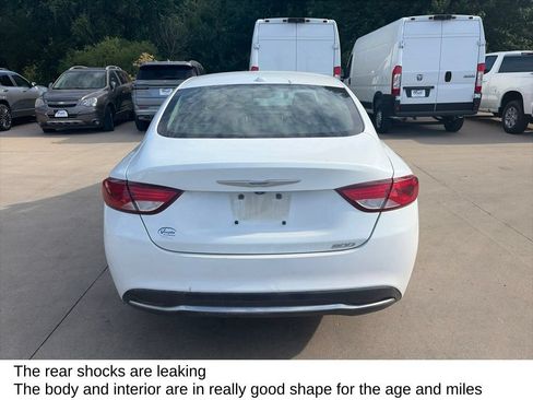 Used 2015 Chrysler 200 Limited w/ Convenience Group FWD image 9