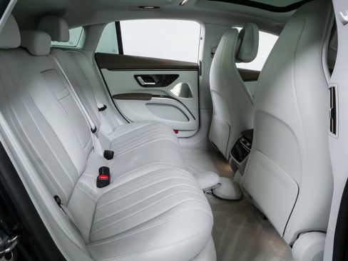 Used 2022 Mercedes-Benz EQS 580 4MATIC Sedan image 23