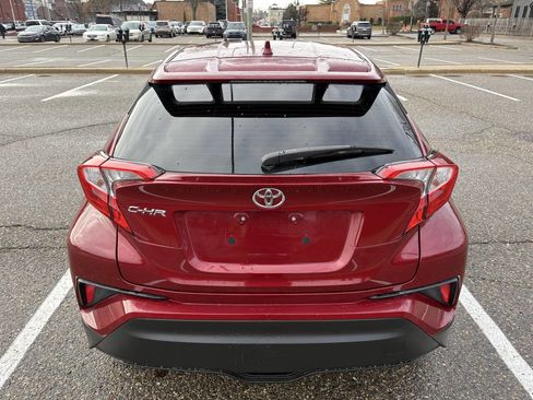 Used 2019 Toyota C-HR XLE image 16
