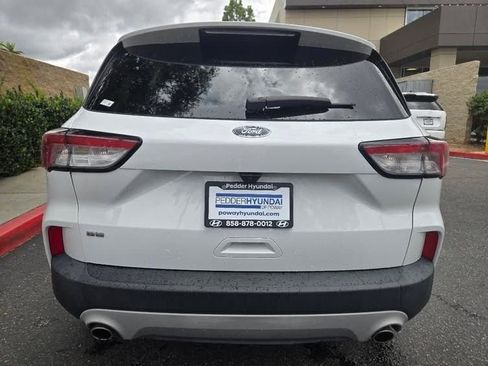 Used 2022 Ford Escape SE image 9