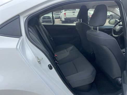 Used 2025 Toyota Corolla LE image 30