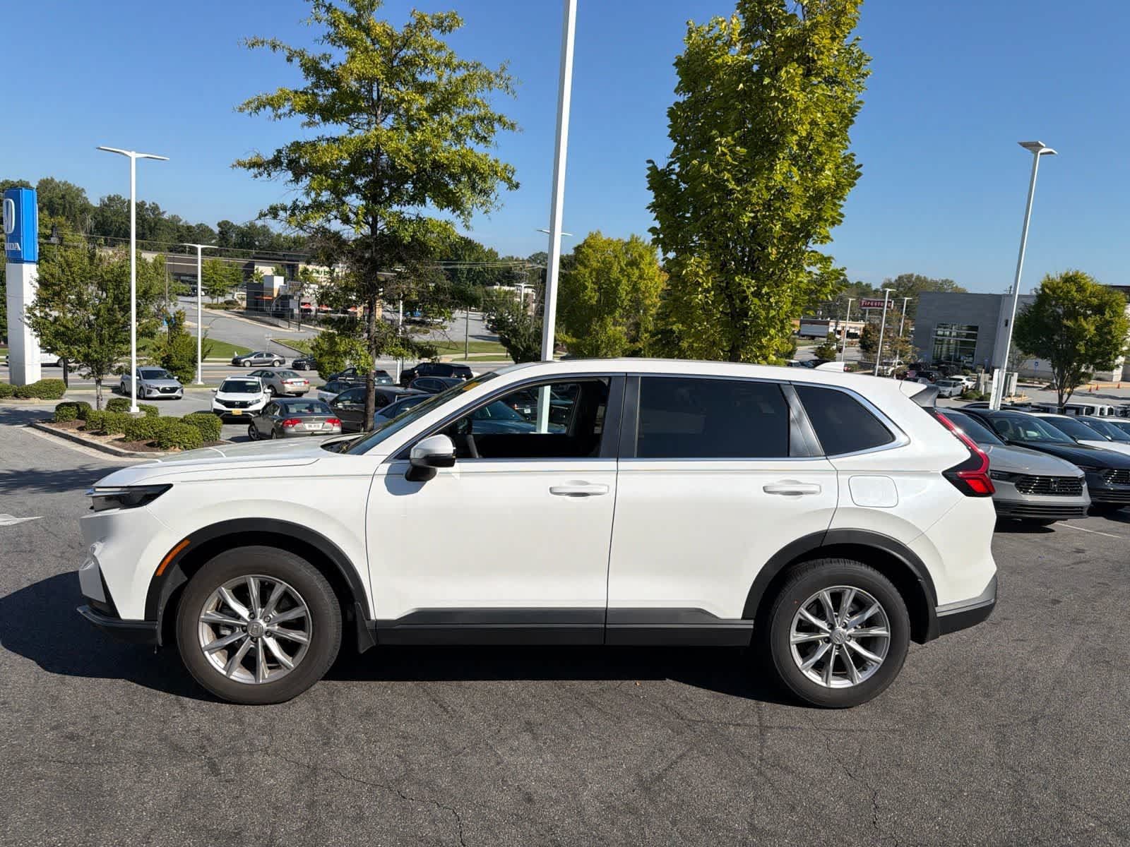 Used 2025 Honda CR-V EX image 7