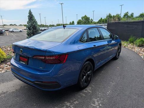 Used 2022 Volkswagen Jetta SE w/ Panoramic Sunroof Package FWD image 5