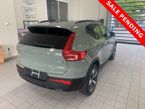 Certified 2024 Volvo XC40 B5 Plus w/ Climate Package image 4