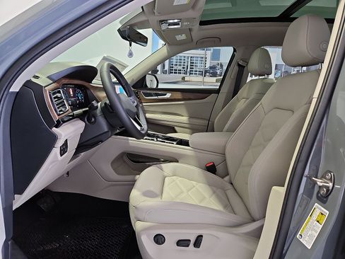 New 2026 Volkswagen Atlas SE FWD image 17