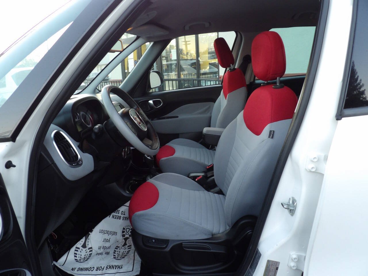Used 2014 FIAT 500L Easy w/ Popular Equipment Group FWD image 8