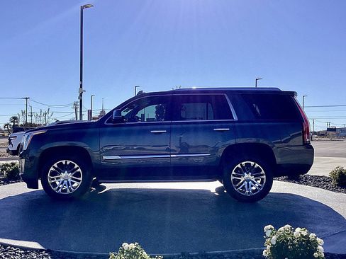 Used 2020 Cadillac Escalade 2WD image 8