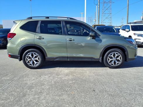 Used 2020 Subaru Forester Premium image 25