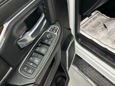 Used 2024 RAM 2500 Laramie image 9